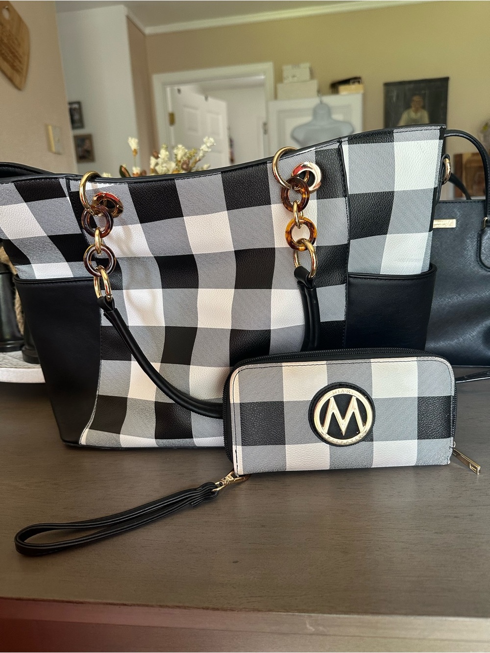 Black & White Plaid Tote with Matching Zip Wristlet